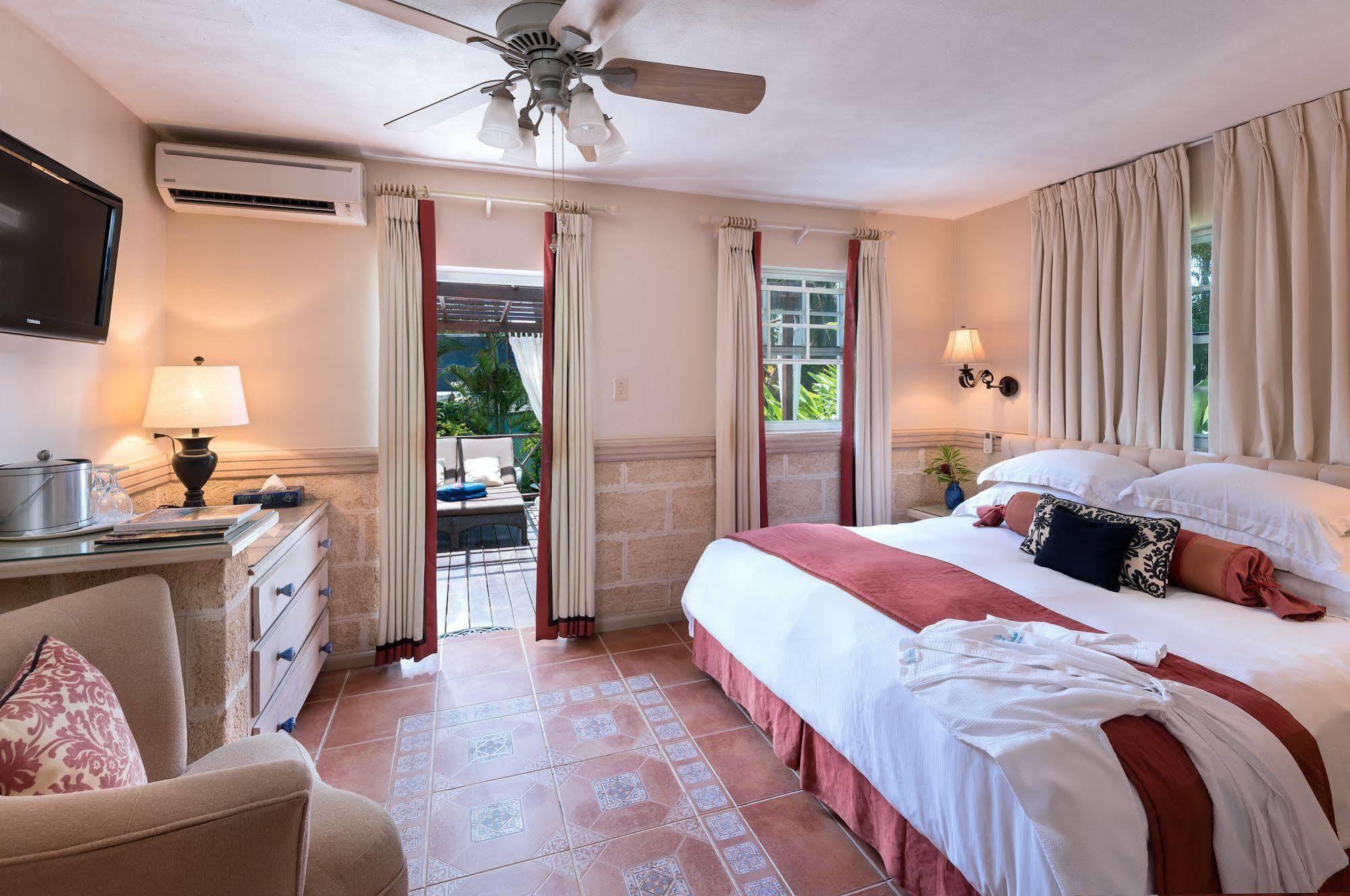 Little Arches Boutique Hotel - Adults Only Oistins Exterior photo