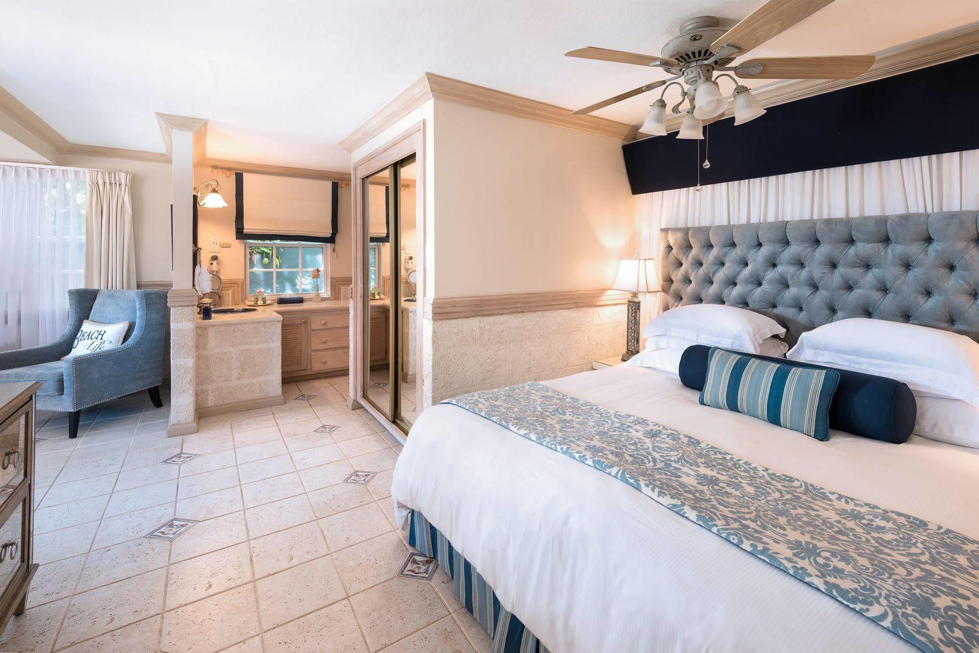 Little Arches Boutique Hotel - Adults Only Oistins Exterior photo